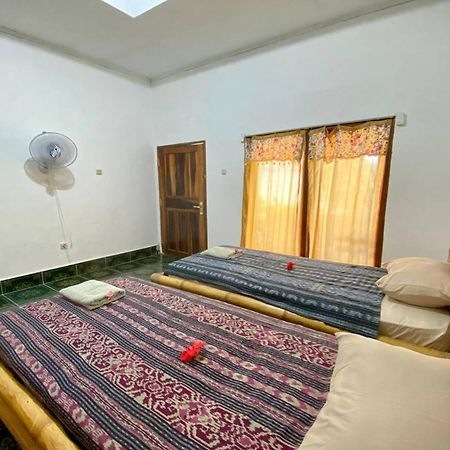 Duyung Rooms & Resto Gerupuk 붐방 외부 사진