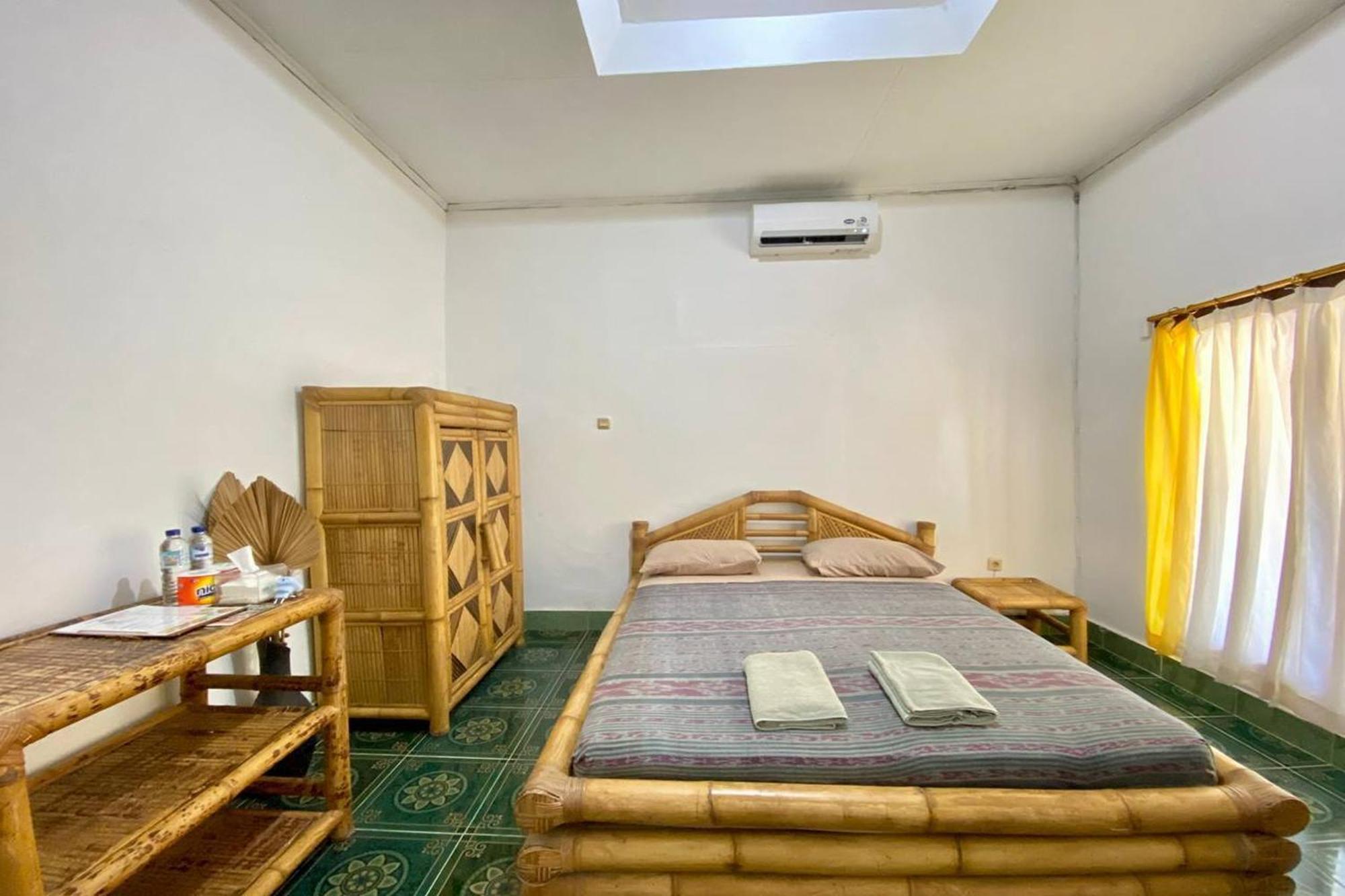 Duyung Rooms & Resto Gerupuk 붐방 외부 사진