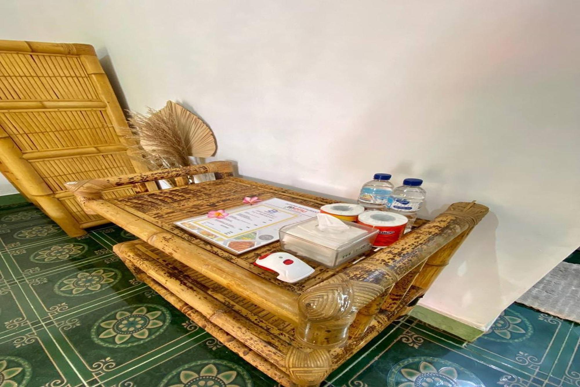Duyung Rooms & Resto Gerupuk 붐방 외부 사진